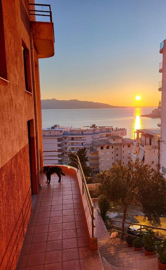 Vive Mare Hotel Sarande Bagian luar foto