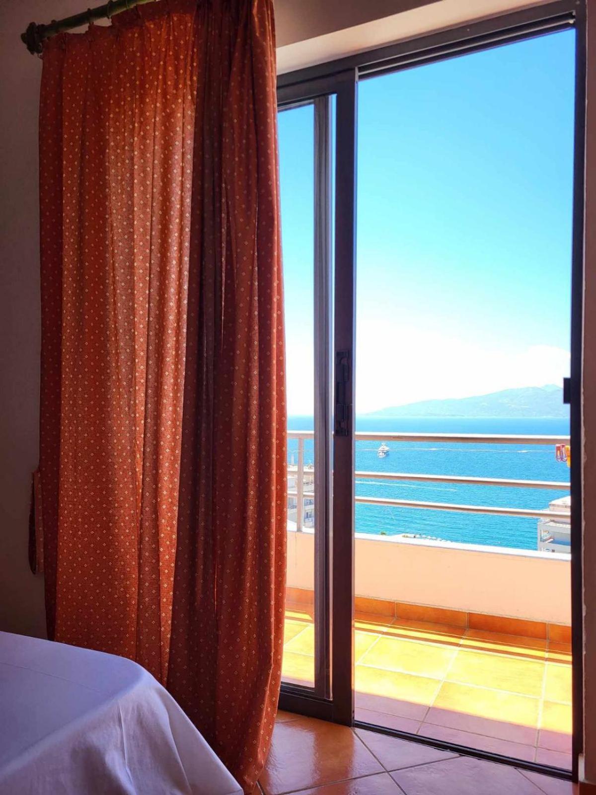 Vive Mare Hotel Sarande Bagian luar foto