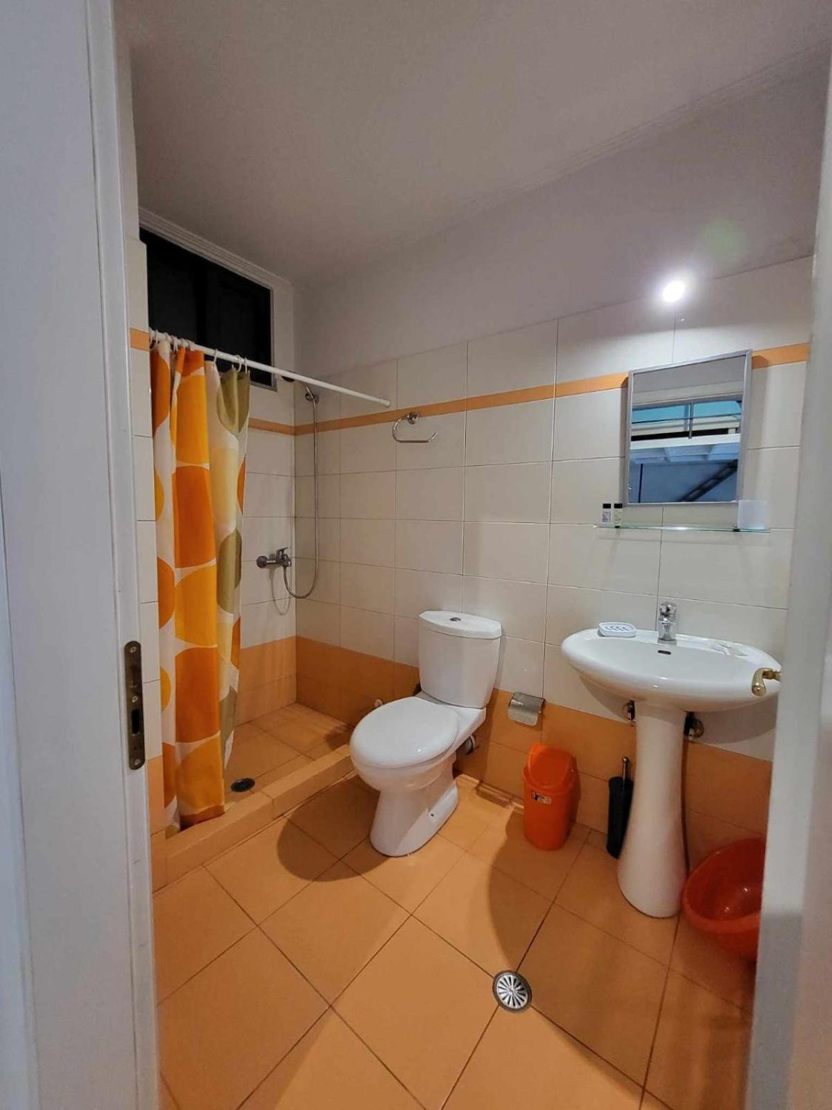 Vive Mare Hotel Sarande Bagian luar foto